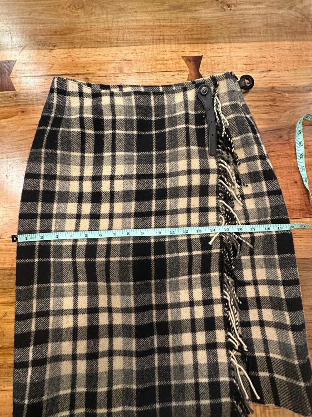 Eddie Bauer Legend Wool Blanket Skirt Plaid Fringe Wrap Mini Kilt Gray Black 8 - Picture 11 of 13